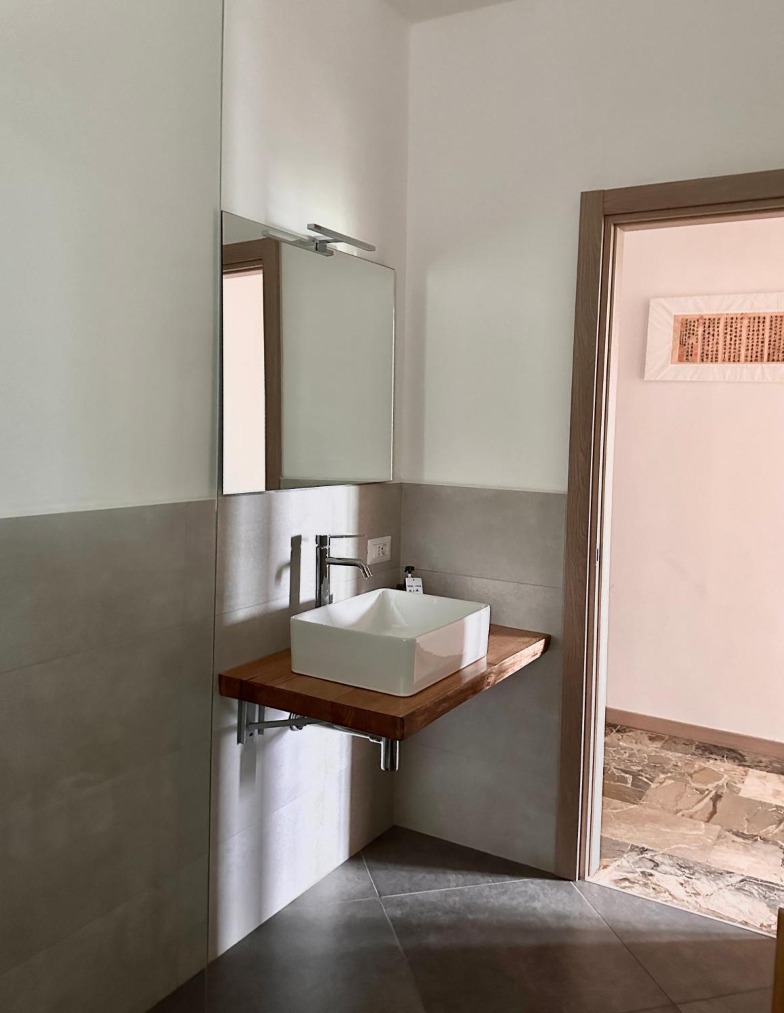 Casa Ling -Ac - Parking-2Bathrooms Como Exterior photo